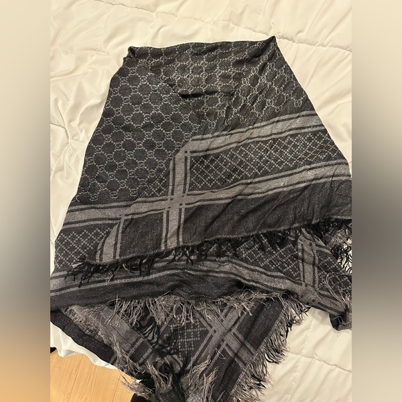 Authentic Gucci - Picture 1 of 3